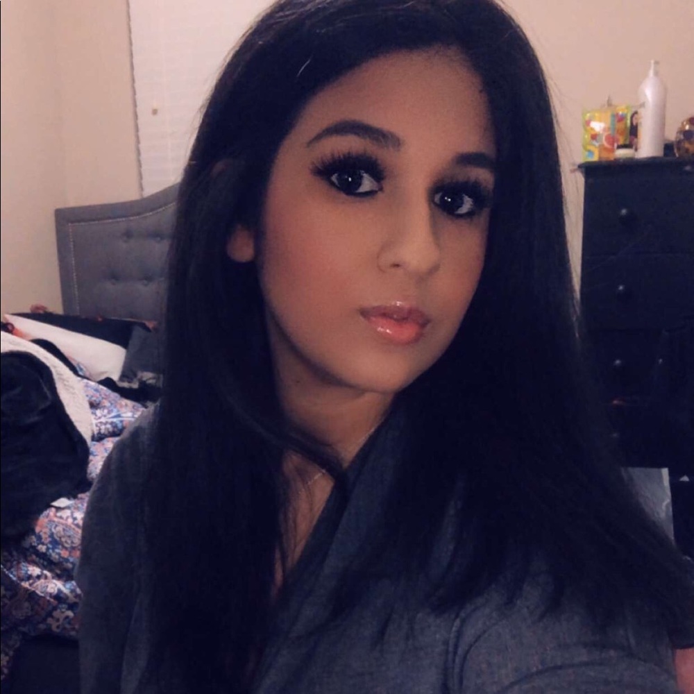 Meet your Posher, Christina